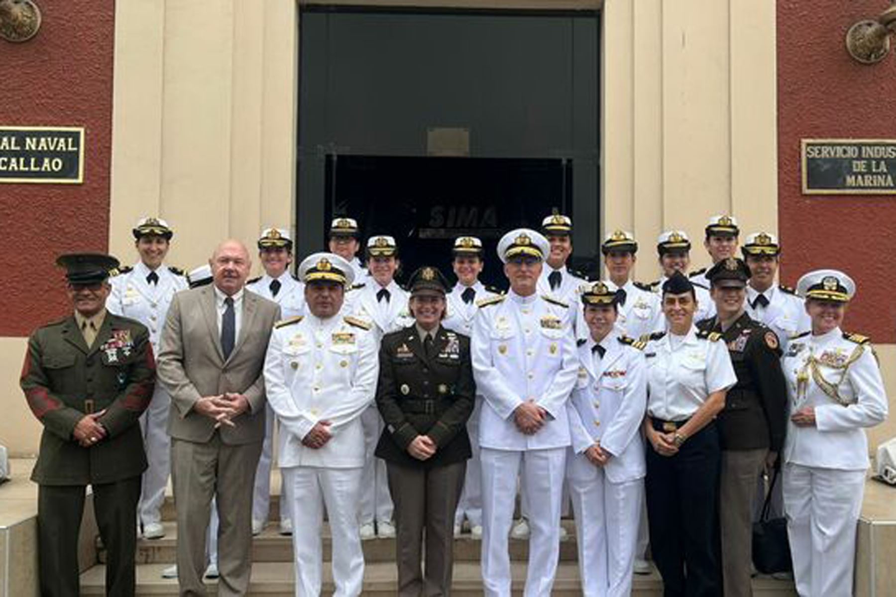 Reunión de mandos de la Marina con la comandante del Comando Sur de EE UU. ANDINA/Difusión