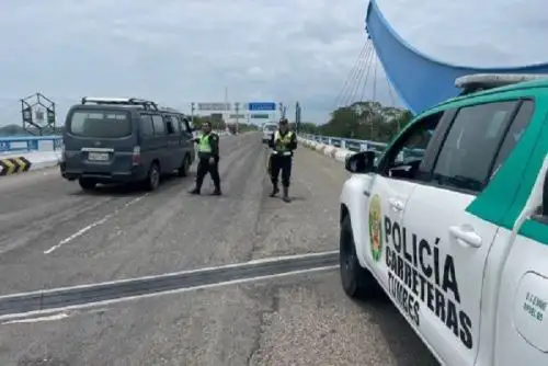 Tumbes: Policía Nacional frustra ingreso ilegal de extranjeros por Loma Saavedra