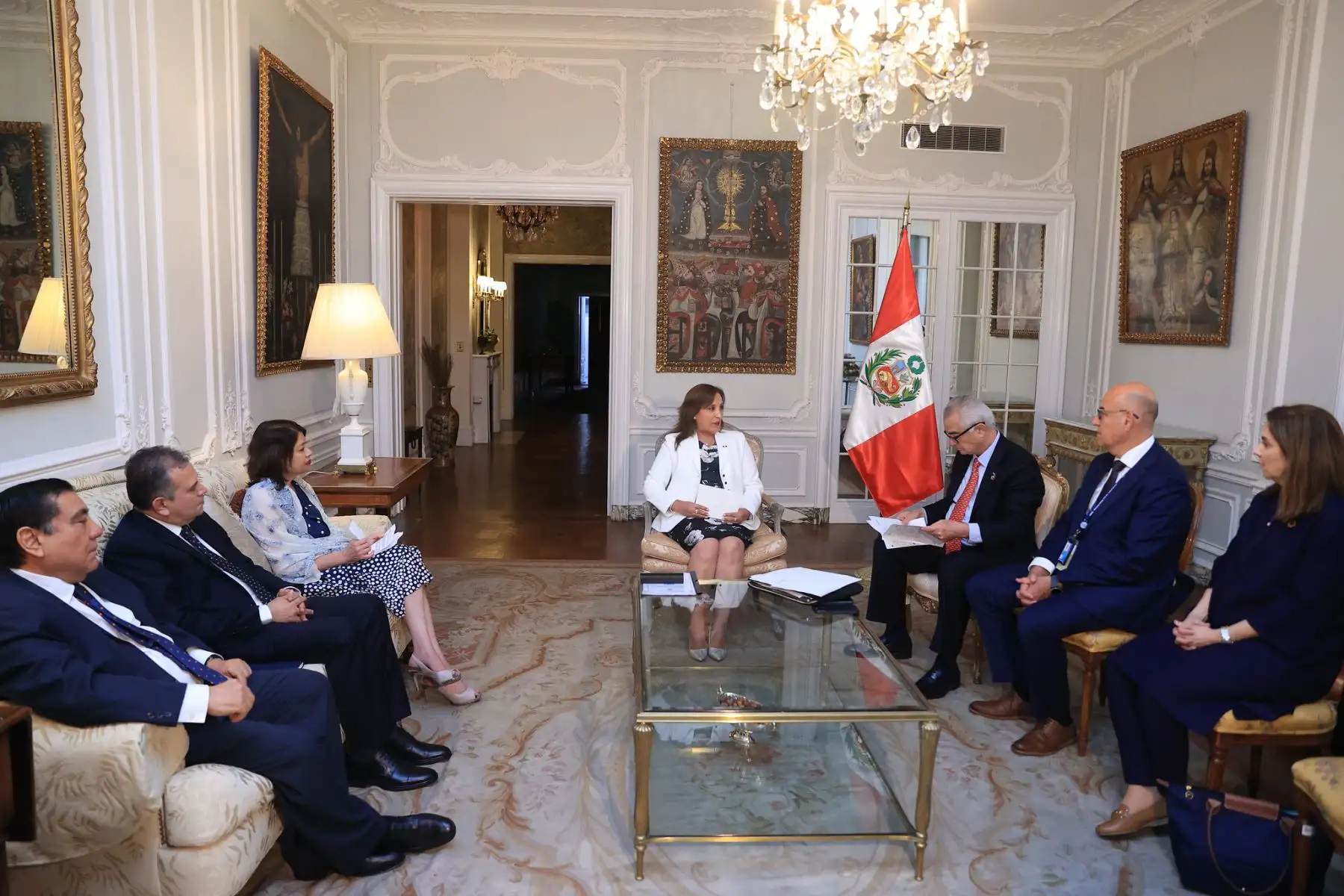 Presidenta Dina Boluarte se reunió con el secretario ejecutivo de la Comisión Económica para América Latina y el Caribe CEPAL, José Manuel Salazar.
Foto: ANDINA/Prensa Presidencia