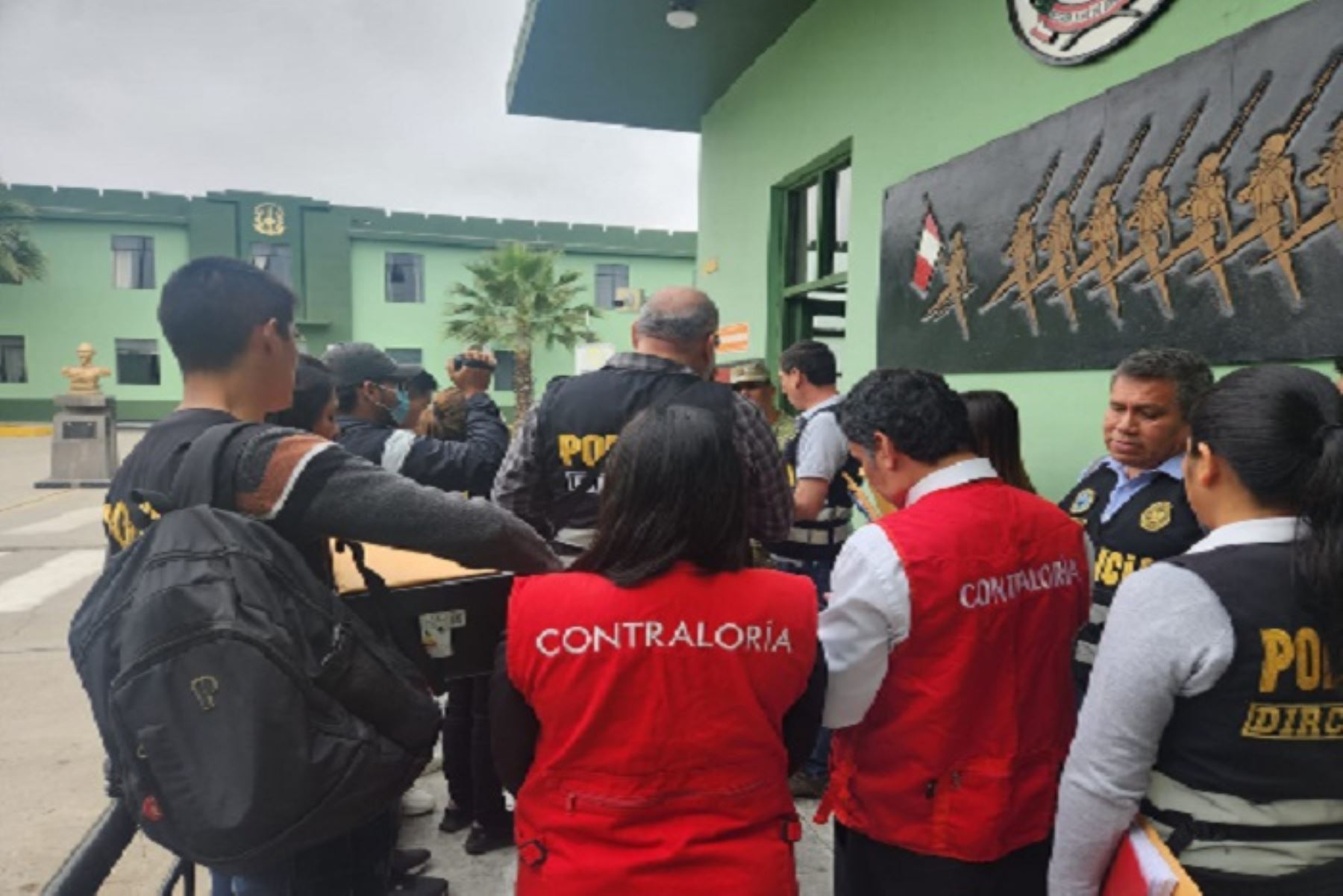 En el operativo también participaron representantes del Ministerio Público y de la Policía Nacional del Perú (PNP), a través de la Dirección Contra la Corrupción.