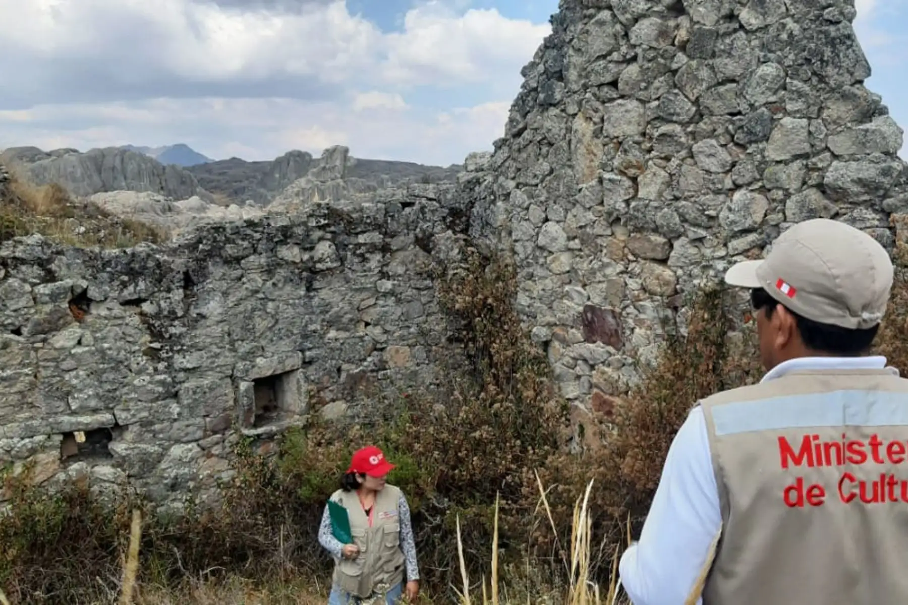 Los muros de piedra del Complejo Arqueológico El Gran Shamana, ubicado en La Libertad, se extienden por alrededor de 5 kilómetros. Foto: Luis Puell