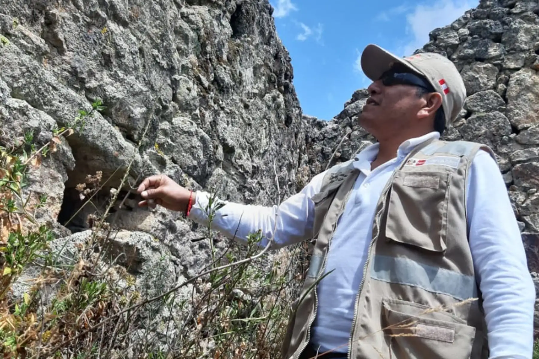 Los muros de piedra del Complejo Arqueológico El Gran Shamana, ubicado en La Libertad, se extienden por alrededor de 5 kilómetros. Foto: Luis Puell