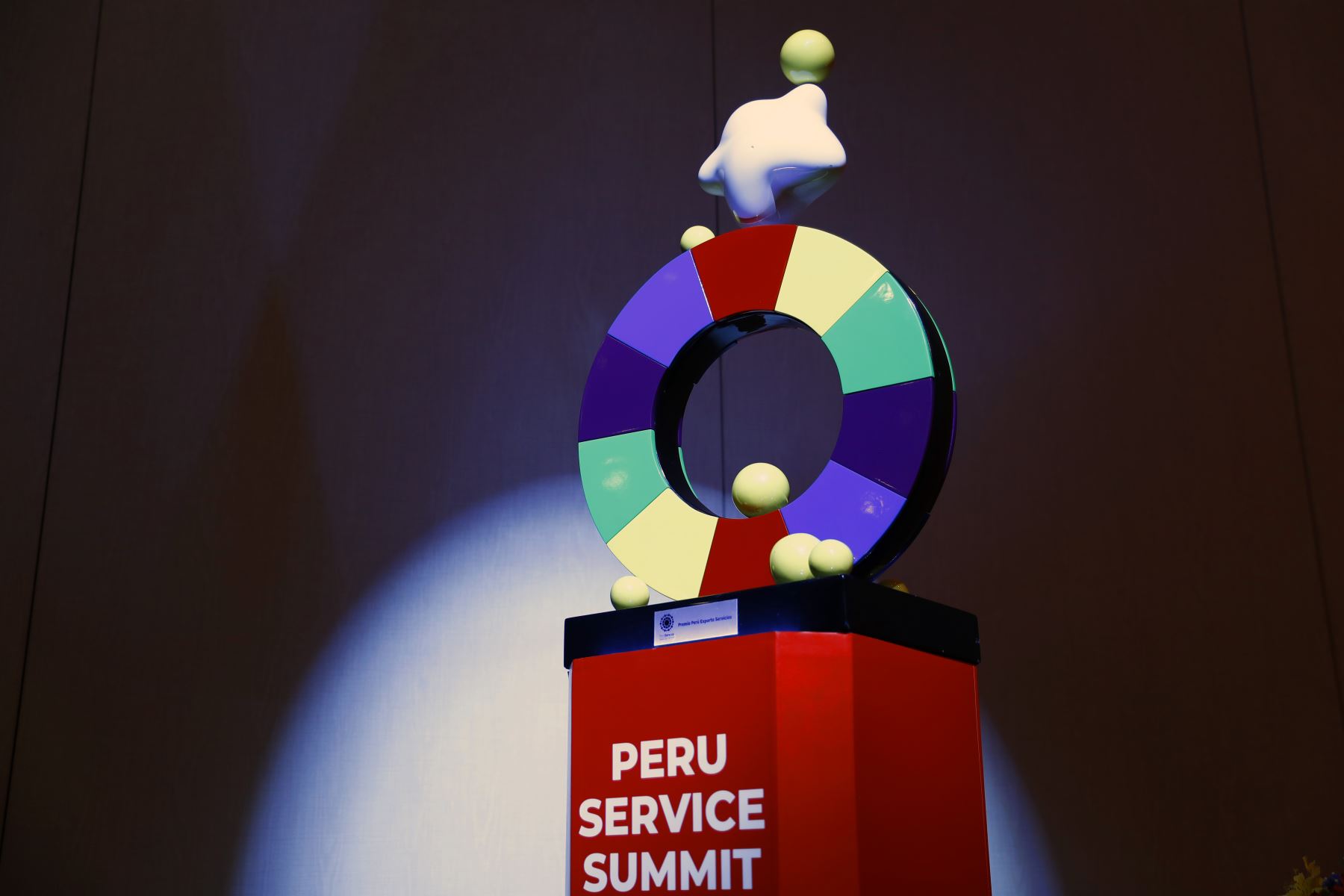 En el hotel Los Delfines de San Isidro se realizó la ceremonia de premiación "Perú Exporta Servicios", que busca reconocer el esfuerzo de las empresas exportadoras en las categorías de Innovación, Asociatividad, Internacionalización y Exportador del Año. Foto: ANDINA/Daniel Bracamonte