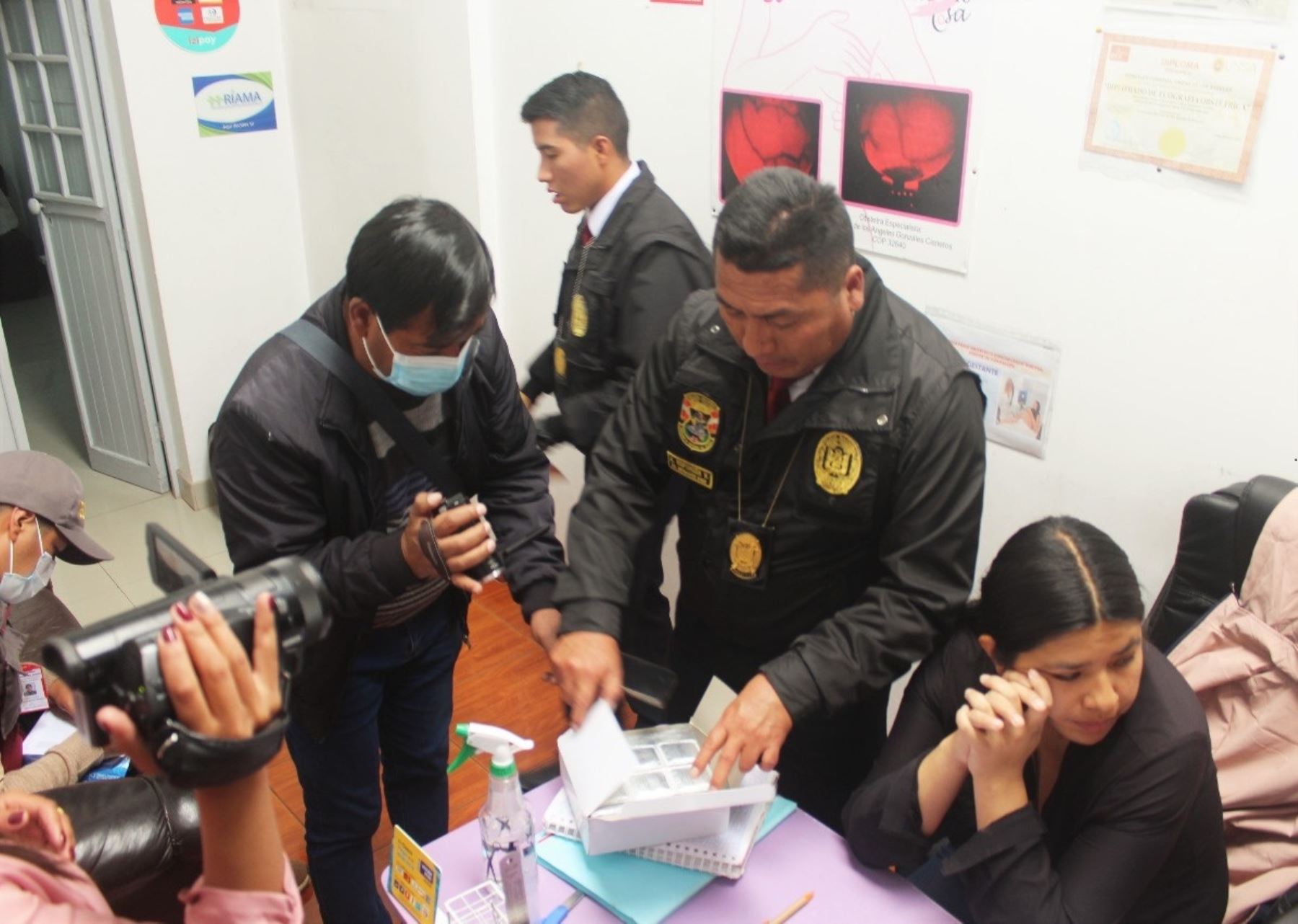Ministerio Público y la Policía Nacional clausuraron cinco clínicas obstétricas y consultorios clandestinos que operaban en Cusco, tras el caso de una presunta red de tráfico de bebés. Foto cortesía: Alejandro Delgado T.