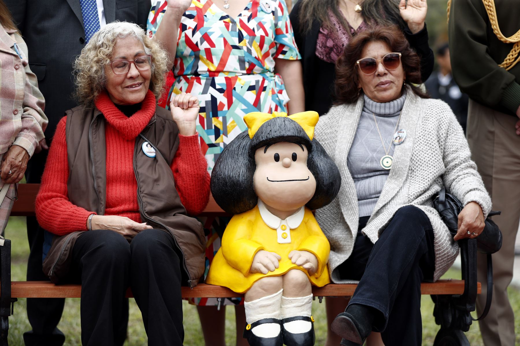 Fue develada una pequeña escultura de Mafalda, popular personaje de tiras cómicas de Argentina, instalada en una de las bancas de la segunda cuadra del Boulevard Sáenz Peña, en el distrito de Barranco. Foto: ANDINA/Daniel Bracamonte