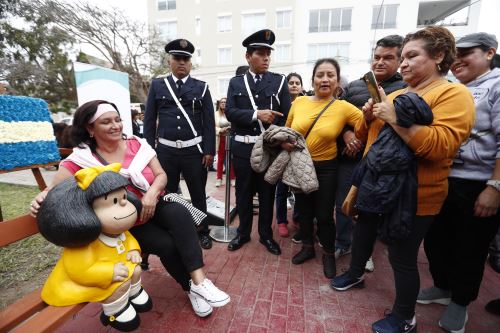 Inauguran estatua de Mafalda en Barranco