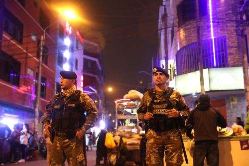 Policias resguardan zona de San Martin de Porres por estado de emergencia