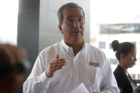 El titular del Ministerio de Transportes y Comunicaciones, Raúl Pérez Reyes, se reunió con los gobernadores de la Mancomunidad Amazónica. ANDINA/Vidal Tarqui