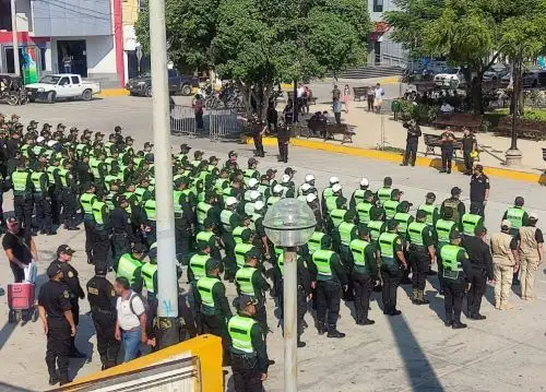 Más de 400 agentes de diversas unidades de la Policía Nacional participan desde esta tarde de un megaoperativo de control en Sullana, que fue declarada en estado de emergencia para combatir la delincuencia y el crimen organizado. ANDINA/Difusión