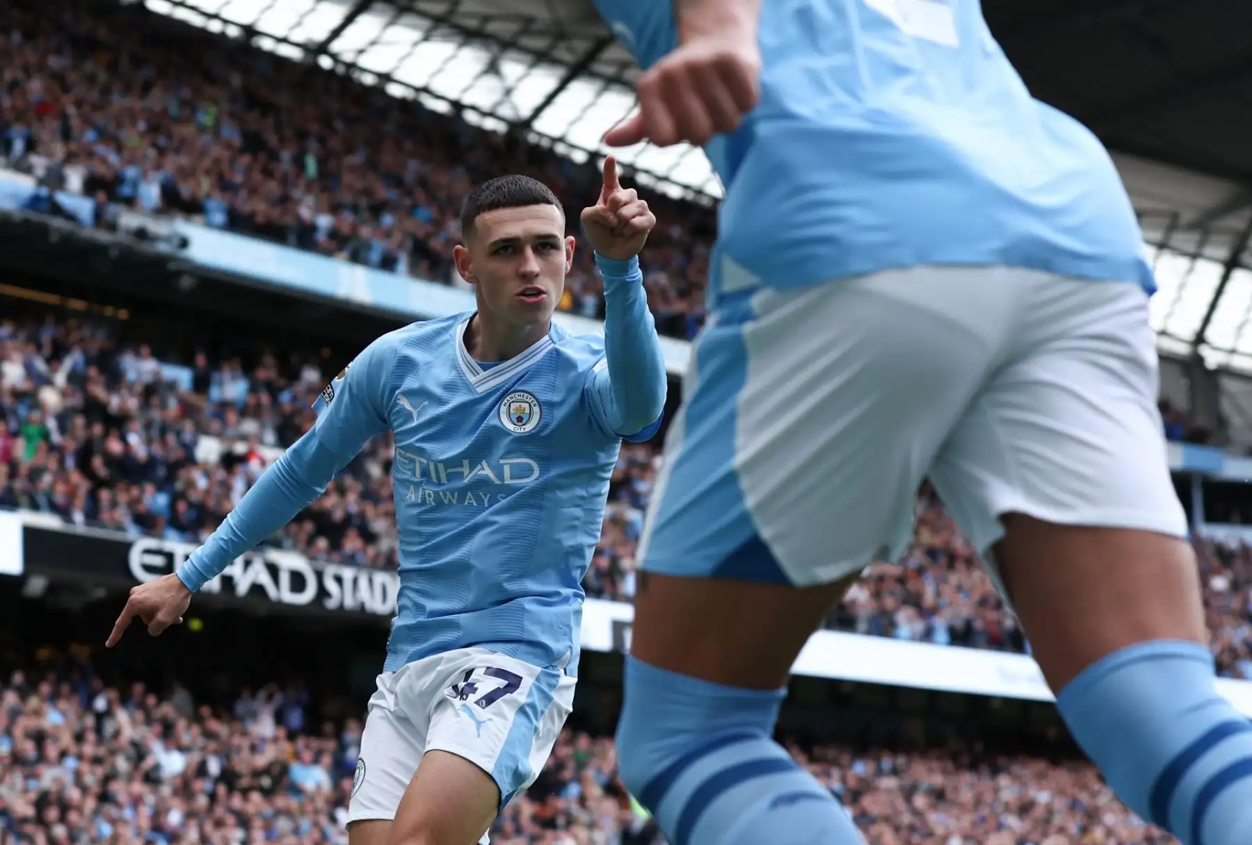 Phil Foden del Manchester City celebra marcar el gol 1-0 durante el partido de fútbol de la Premier League inglesa entre Manchester City y Nottingham Forest en Manchester, Gran Bretaña, el 23 de septiembre de 2023.
Foto: EFE