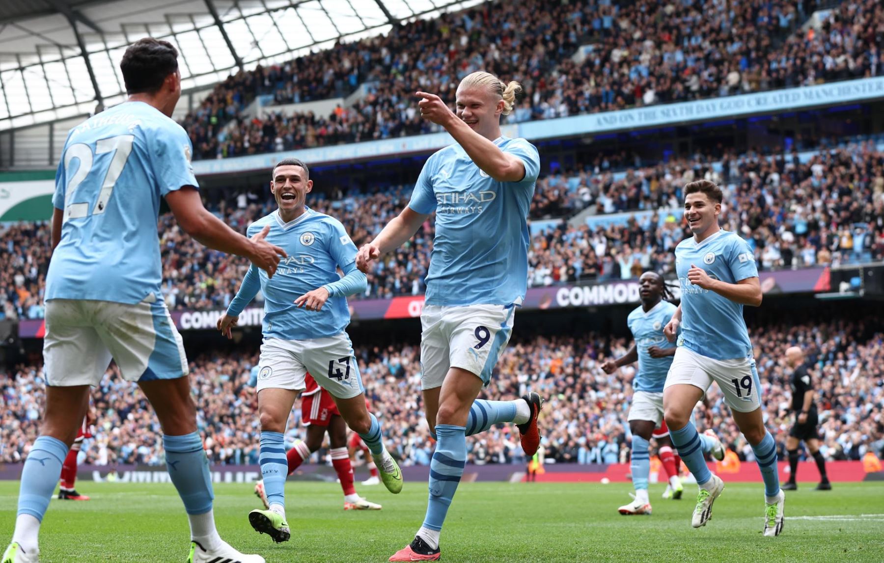 Erling Haaland del Manchester City celebra marcar el gol 2-0 durante el partido de fútbol de la Premier League inglesa entre Manchester City y Nottingham Forest en Manchester, Gran Bretaña, el 23 de septiembre de 2023.
Foto: EFE