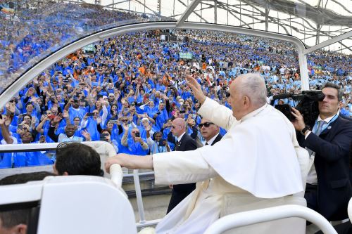 El Papa Francisco en histórica visita a Francia