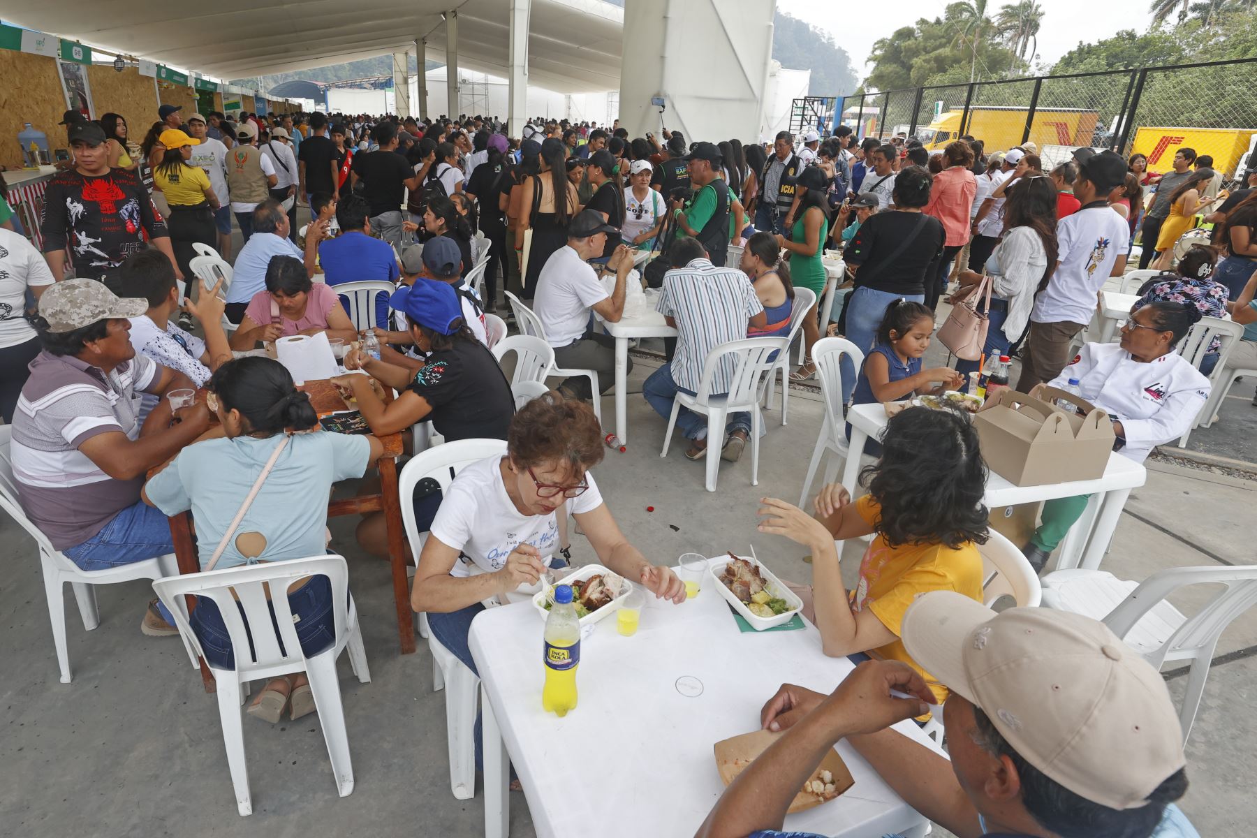 Regiones presentan sus platos típicos en la Expo Amazónica 2023. Foto: ANDINA/Vidal Tarqui