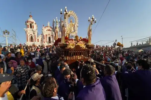 A las 18:00 horas del 30 de setiembre, ingresarán al templo de Yauca la Virgen del Rosario de Tallamana, la Virgen del Carmen de Yajasi, la Virgen Dolorosa de los Aquijes y la Virgen Rosario de Pachacútec, más conocidas como las “vírgenes altareras”,