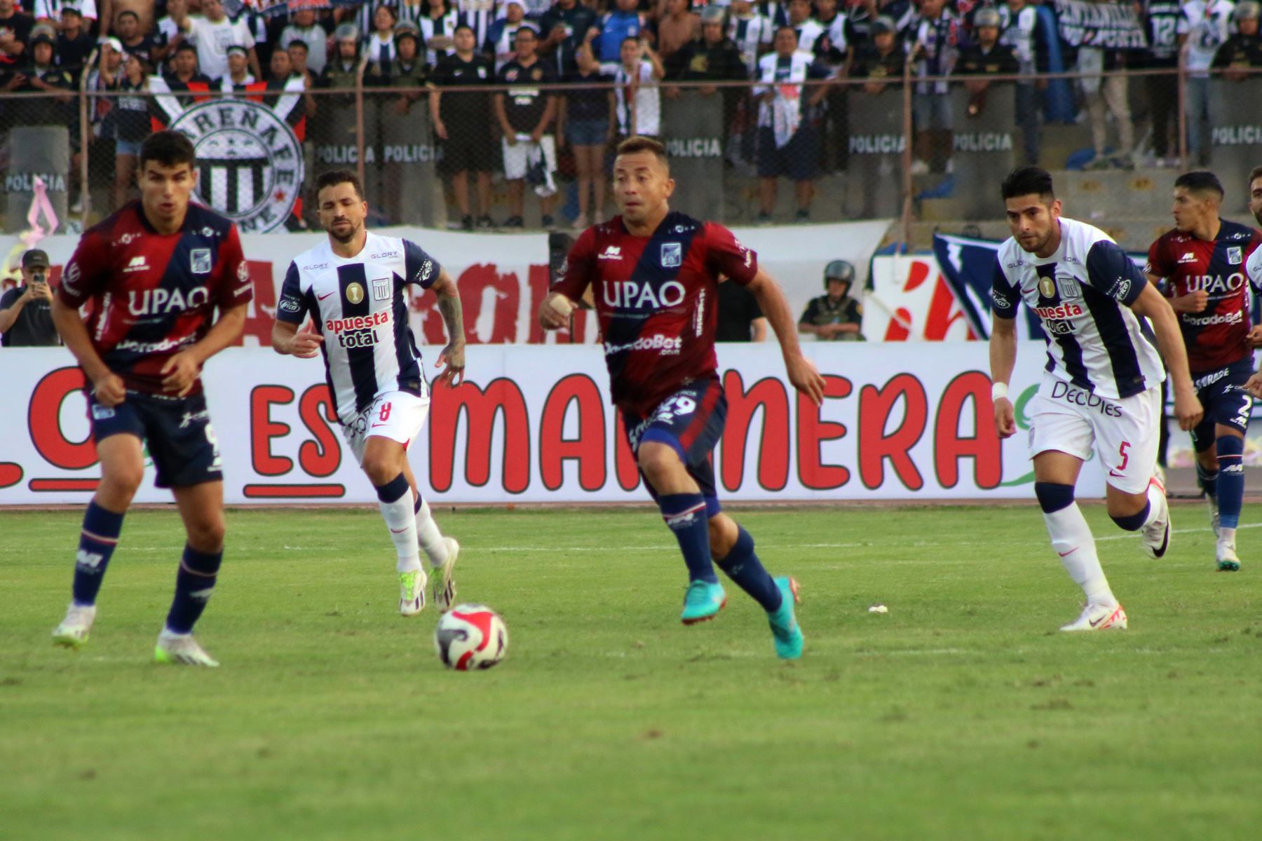 Alianza Lima  se enfrenta al club Carlos Mannucci por la fecha 15 del Torneo Clausura en el estadio Mansiche de Trujillo.
Foto: @camannucci