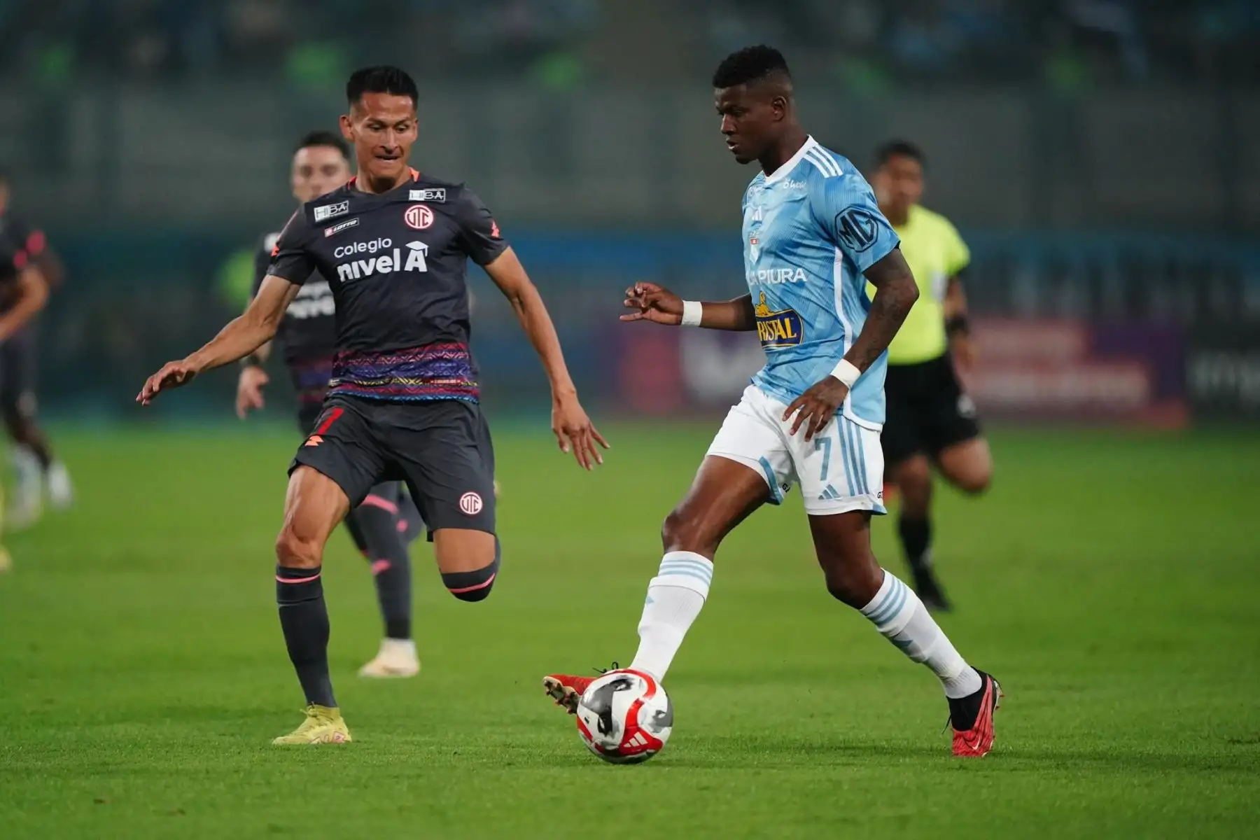 Partido entre Sporting Cristal y UTC se desarrolla en el estadio Nacional. Foto: Twitter/Liga de Fútbol Profesional.