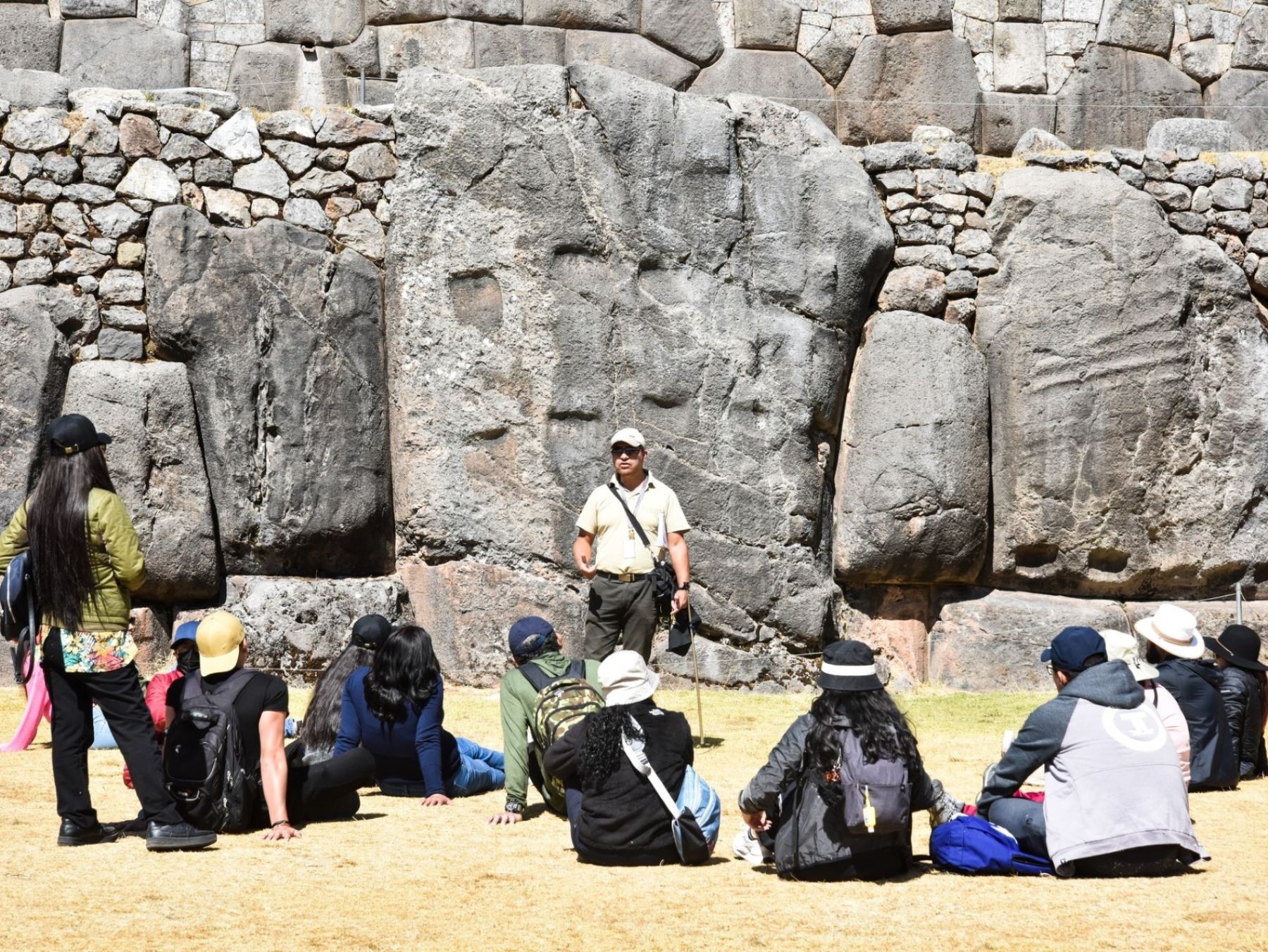 La Policía de Turismo de Cusco recomendó a los estudiantes que quieren realizar su viaje de promoción a esa región tomar los servicios de los operadores de turismo de esa región para evitar estafas. ANDINA/Difusión