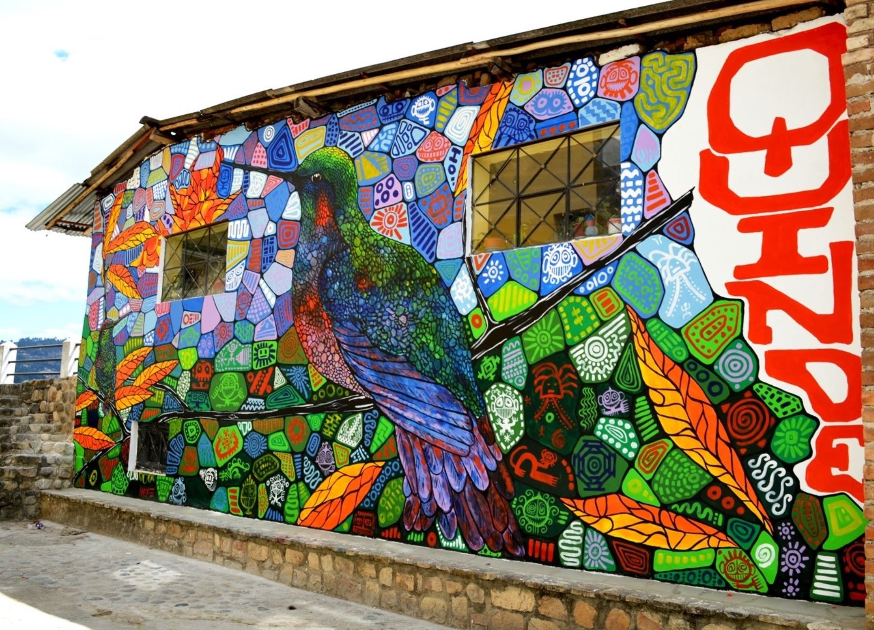 Cajamarca culmina proyecto de coloridos murales que tiene como temática el quinde, la emblemática ave cajamarquina, en el cerro Santa Apolonia. Foto: Eduard Lozano
