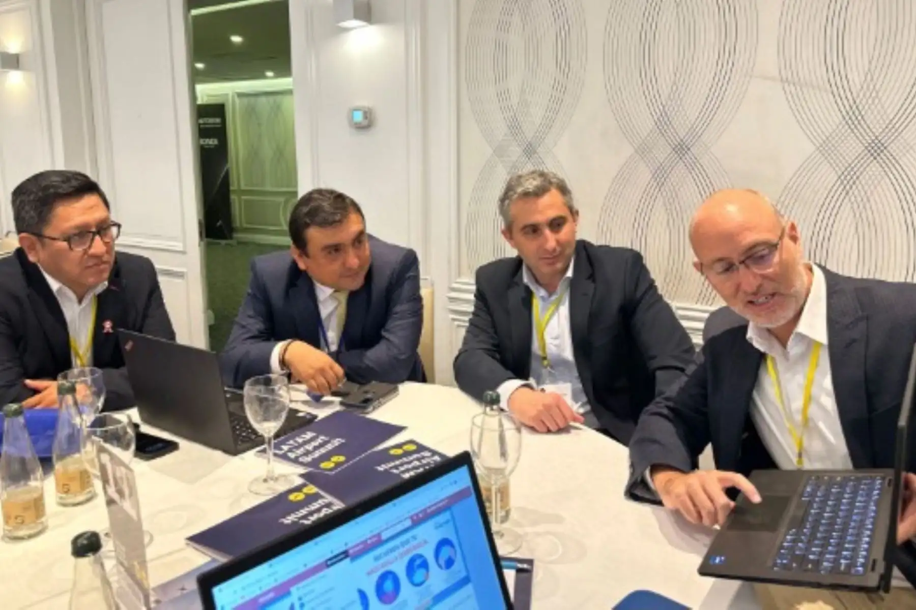 La delegación peruana que participa en el Latam Road Summit está liderada por el coordinador del Proyecto Anillo Vial Periférico de ProInversión, Luis Gonzales Yalle,  ANDINA/Difusión