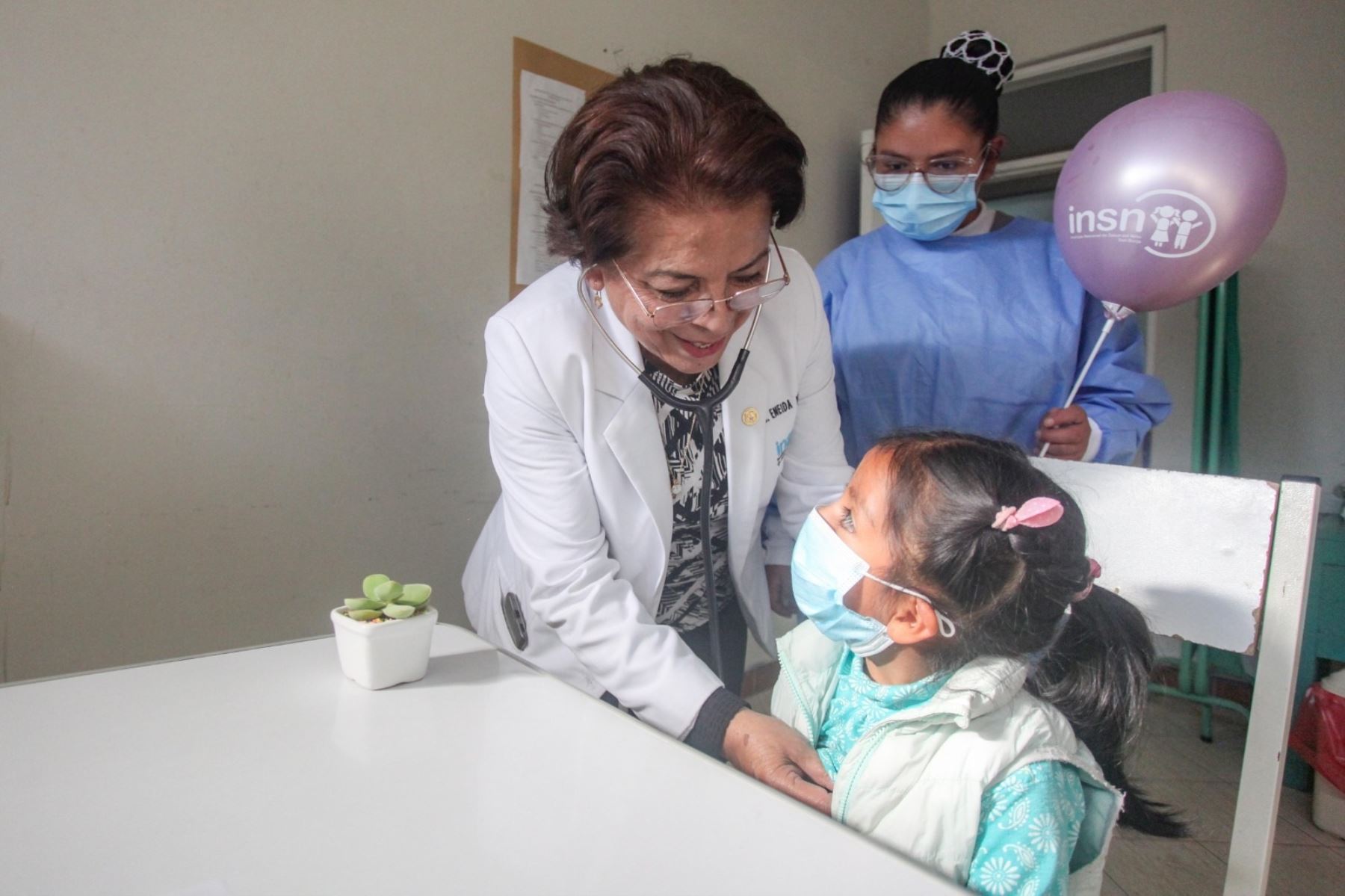 Huancavelica: INSN San Borja brinda atención médica a niños en extrema pobreza