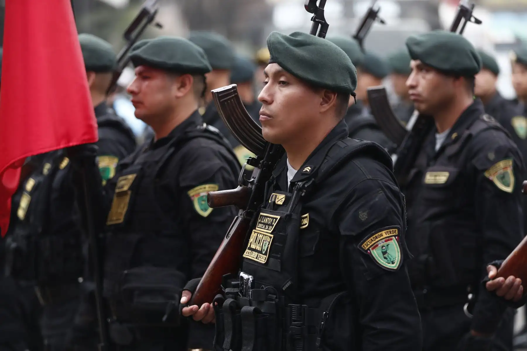 Efectivos del Escuadrón Verde de la Policía Nacional del Perú PNP. Foto: ANDINA/Daniel Bracamonte.