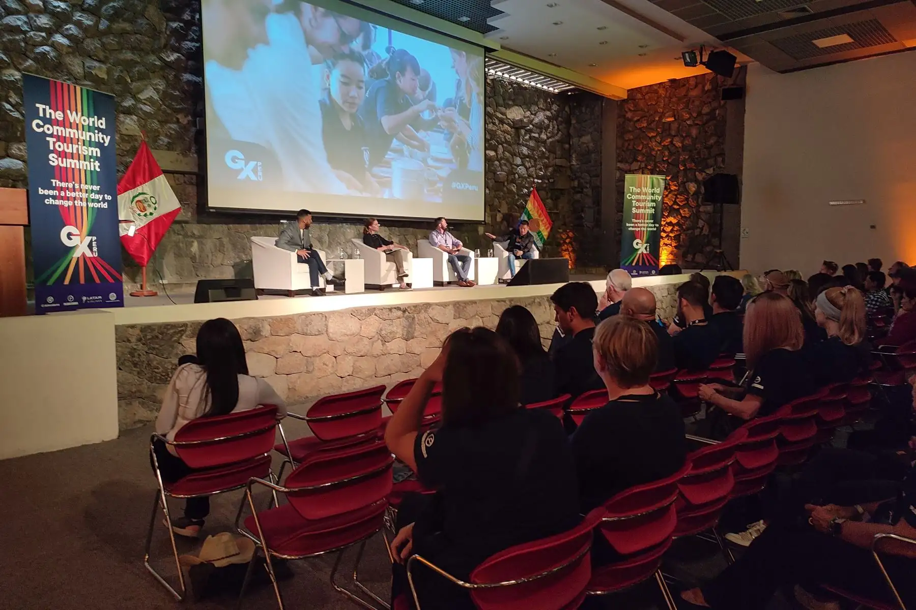 La Cumbre Mundial del Turismo Comunitario se desarrolló en el centro de convenciones de la municipalidad provincial del Cusco. Foto: ANDINA/Cortesía Percy Hurtado