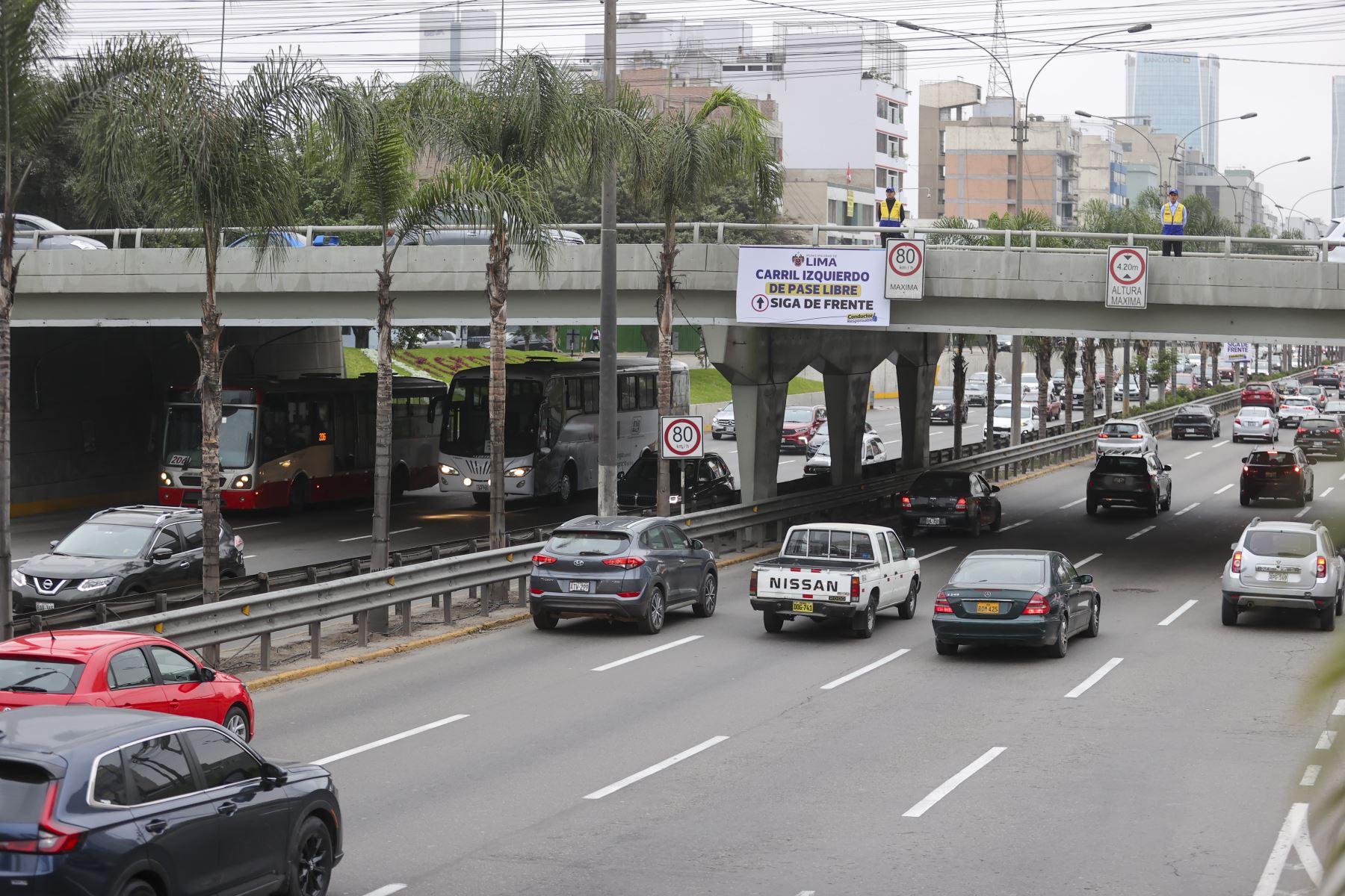 En el marco de las acciones de alto impacto (AAI), la Municipalidad Metropolitana de Lima (MML) implementó el carril de pase libre en la avenida Javier Prado. Foto: ANDINA/Juan Carlos Guzmán Negrini.