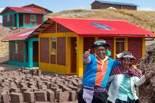 Ministerio de Vivienda inauguró 141 casitas bioclimáticas en Huancavelica