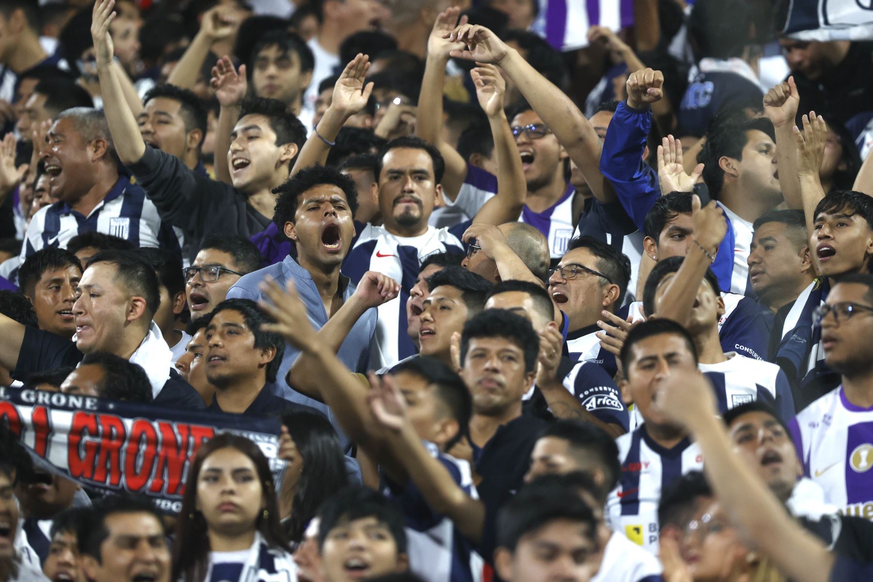 Alianza Lima y Melgar igualaron 0-0 en el estadio Alejandro Villanueva y pierden la oportunidad de meterse como líderes en el Clausura. 
Foto: ANDINA/Vidal Tarqui