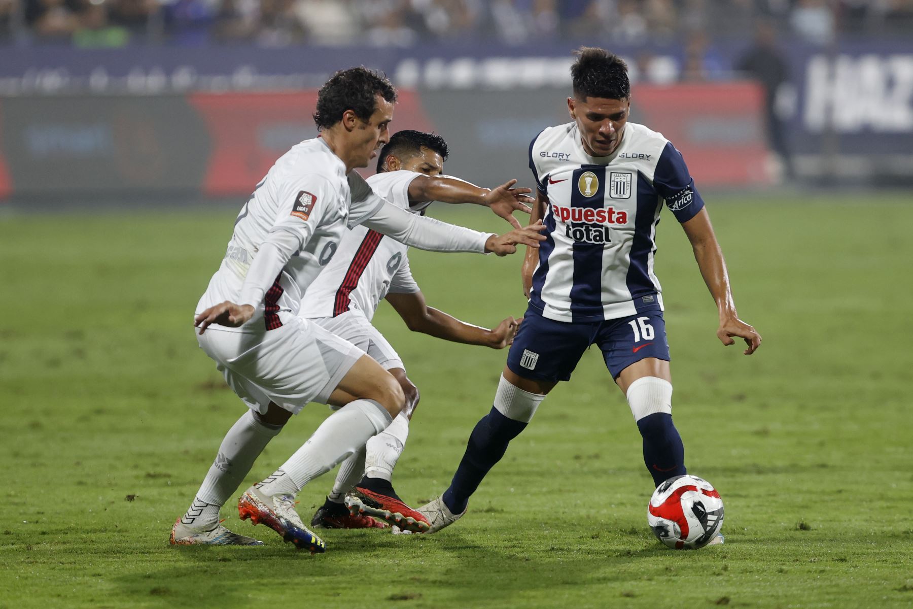 Alianza Lima empató 0-0 con Melgar por la fecha 16 del Torneo Clausura  en estadio Alejandro Villanueva. Foto: ANDINA/Vidal Tarqui
