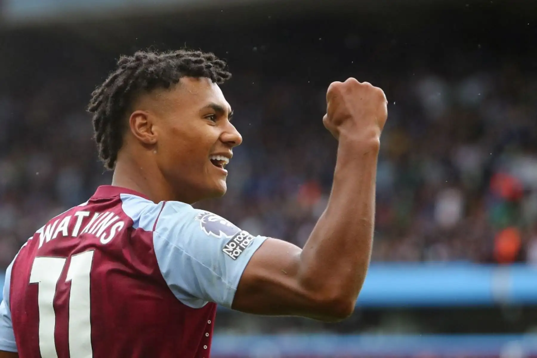 El mediocampista inglés del Aston Villa, Jacob Ramsey, celebra el quinto gol de su equipo durante el partido de fútbol de la Premier League inglesa entre Aston Villa y Brighton y Hove Albion en Villa Park en Birmingham, centro de Inglaterra. Foto: AFP