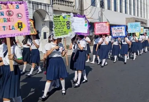 Con el objetivo de educar a los escolares sobre las normas de tránsito y reducir el índice de siniestralidad en las vías, los Consejos Regionales de Seguridad Vial (Coresevi), entidades que coordinan estrechamente con el Observatorio de Seguridad Vial del MTC, realizaron actividades con estudiantes de diversas instituciones educativas públicas con ocasión de la Semana de la Educación Vial.