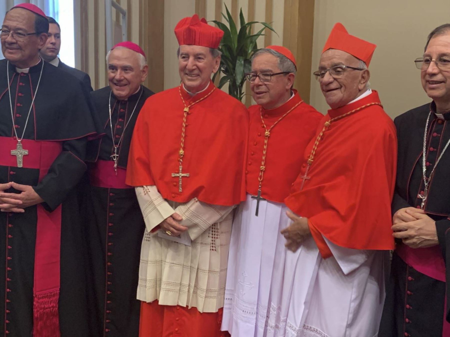El papa recuerda a los nuevos cardenales que deben ser como una orquesta.
