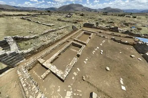 Arqueólogos peruanos descubren un sistema de canales de origen inca en Huánuco Pampa. Foto: ANDINA/Braian Reyna