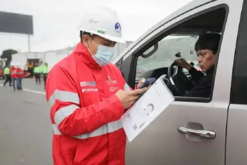 Inspector de la Sutran durante operativo. Foto: Cortesía