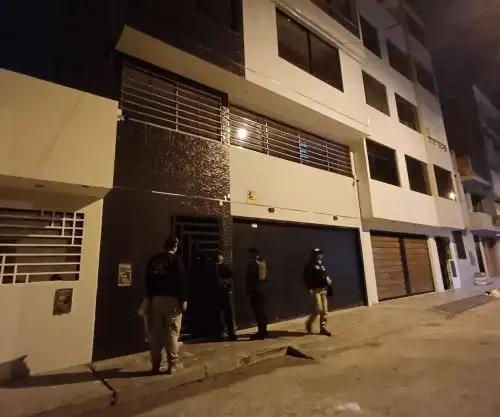 Un total de 28 personas fueron detenidas esta madrugada durante un megaoperativo contra una organización criminal vinculada a la minería ilegal en La Libertad.