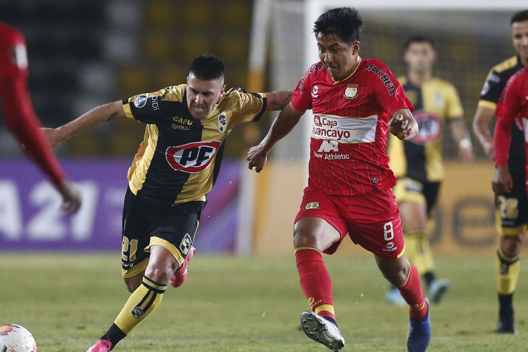 Leonardo Villar del club Sport Huancayo. Foto: AFP