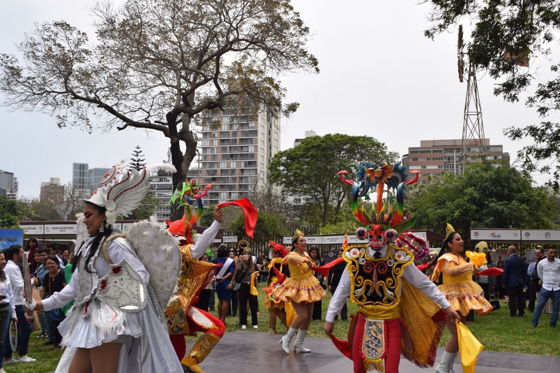 Feria de turismo Nacional e Internacional Apavit, en los exteriores del Museo de Arte Contemporáneo MAC de Barranco, Lima.Cortesía