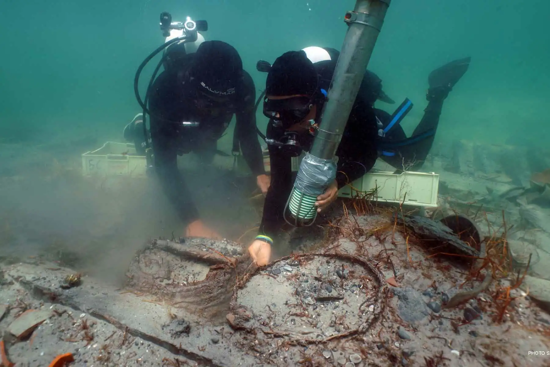 El consejero de Cultura siciliano, Francesco Paolo Scarpinato, ha celebrado en un comunicado esta maniobra de "extraordinaria importancia" que supone un hito en la arqueología de la isla. Foto: EFE