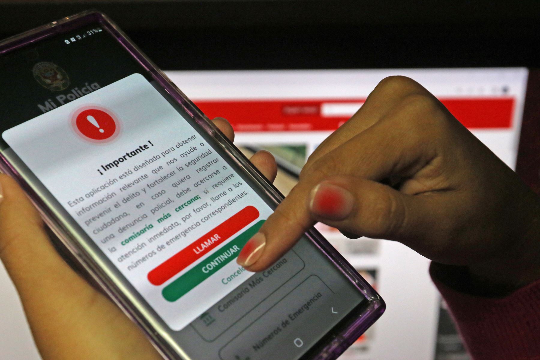 La aplicación móvil Mi Policía Digital, disponible para plataformas Android e iOS,  busca brindar un servicio más eficiente y cercano a los ciudadanos. Foto: ANDINA/Héctor Vinces
