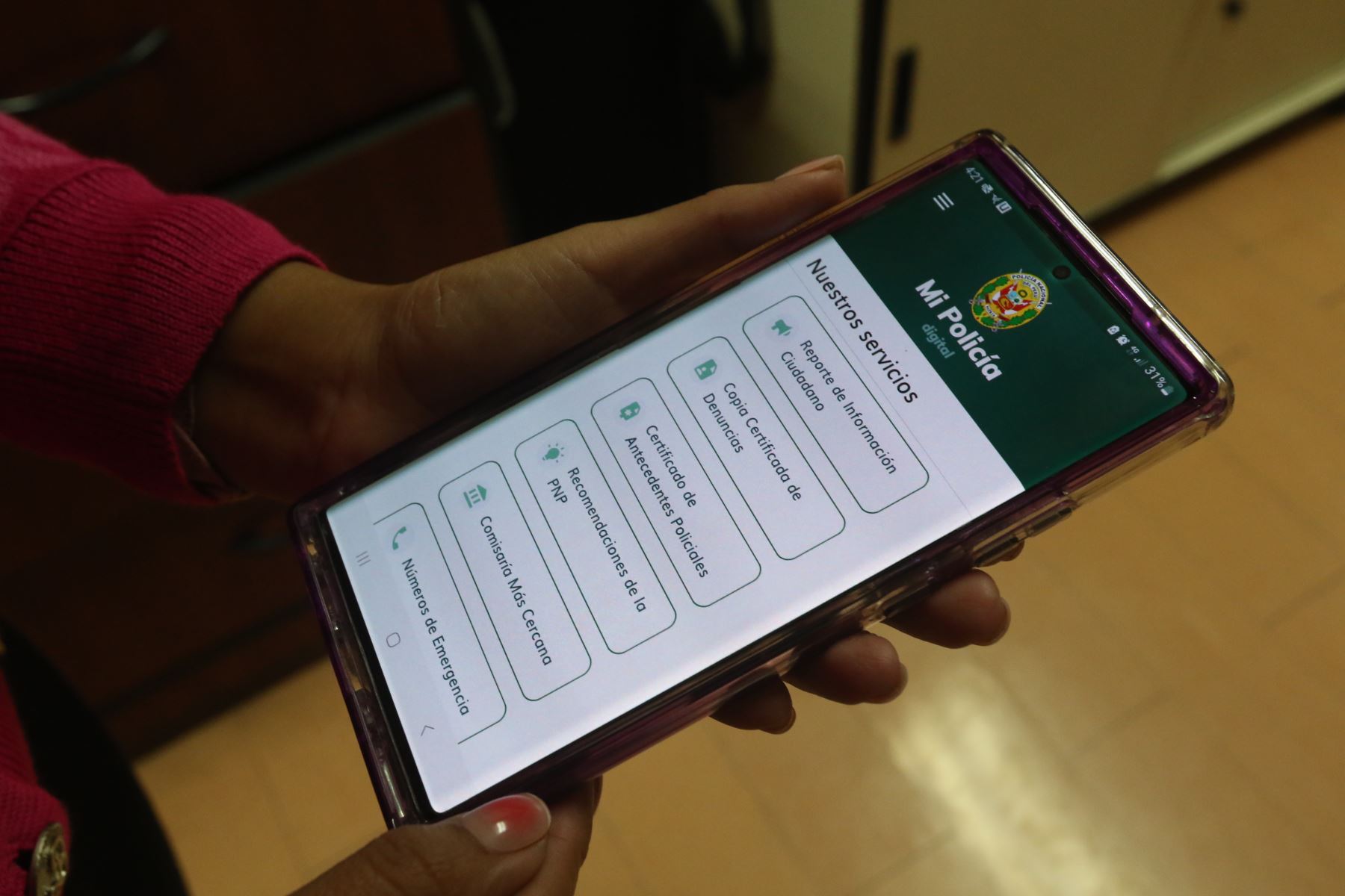 La aplicación móvil Mi Policía Digital, disponible para plataformas Android e iOS,  busca brindar un servicio más eficiente y cercano a los ciudadanos. Foto: ANDINA/Héctor Vinces