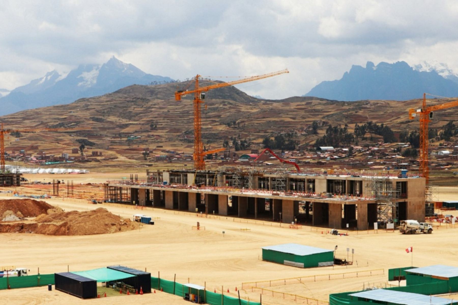 Avanza la construcción del terminal de pasajeros del nuevo Aeropuerto Internacional de Chinchero en el Cusco. Foto: Cortesía.