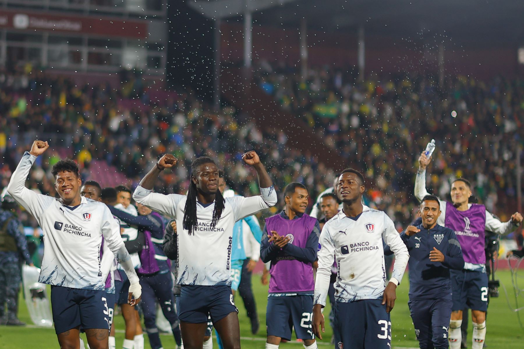 La Liga de Quito, el equipo de Paolo Guerrero, empató 0-0 con Defensa y Justicia de Argentina, y así aseguró su pase a la final de la Copa Sudamericana. Foto: EFE