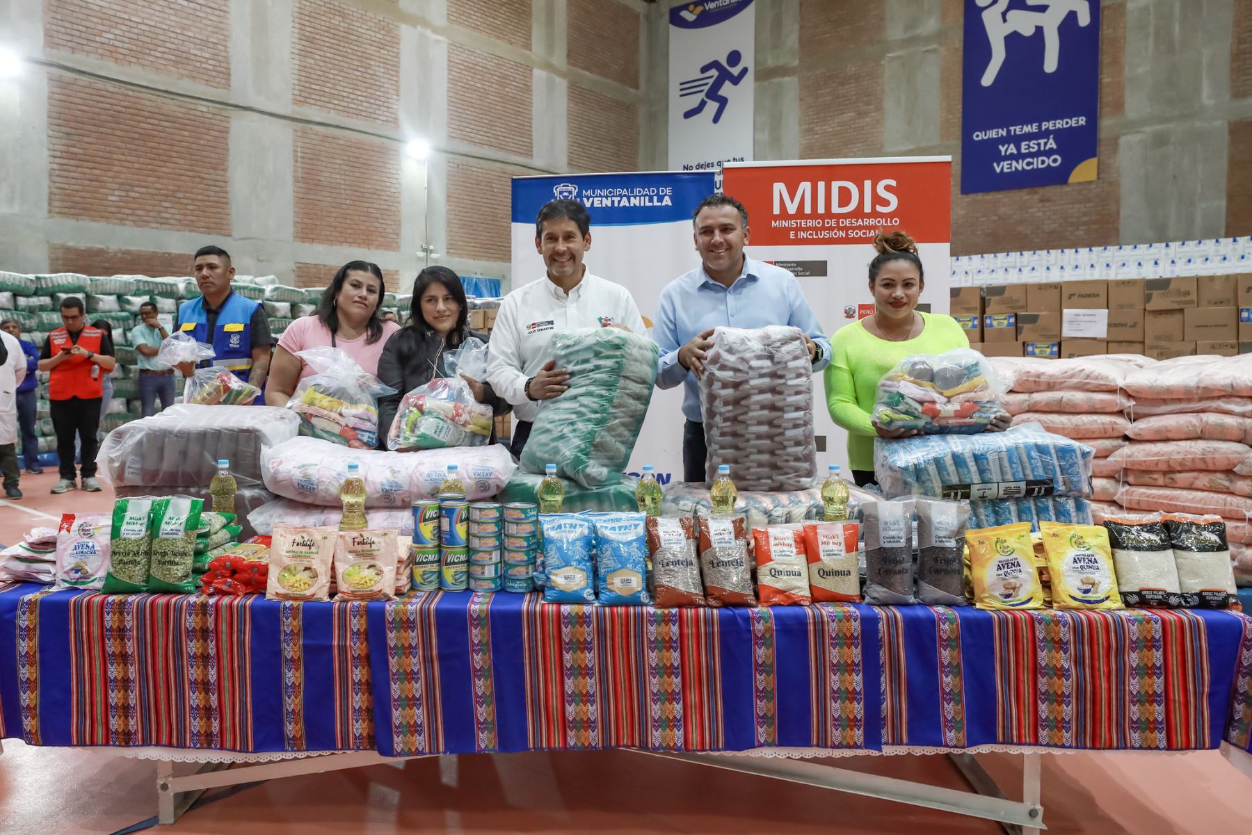 Un total de 711.57 toneladas de alimentos inocuos y de calidad del programa Qali Warma, entregó el ministro de Desarrollo e Inclusión Social (Midis), Julio Demartini, a las comunas de Mi Perú y Ventanilla. ANDINA/ Midis.