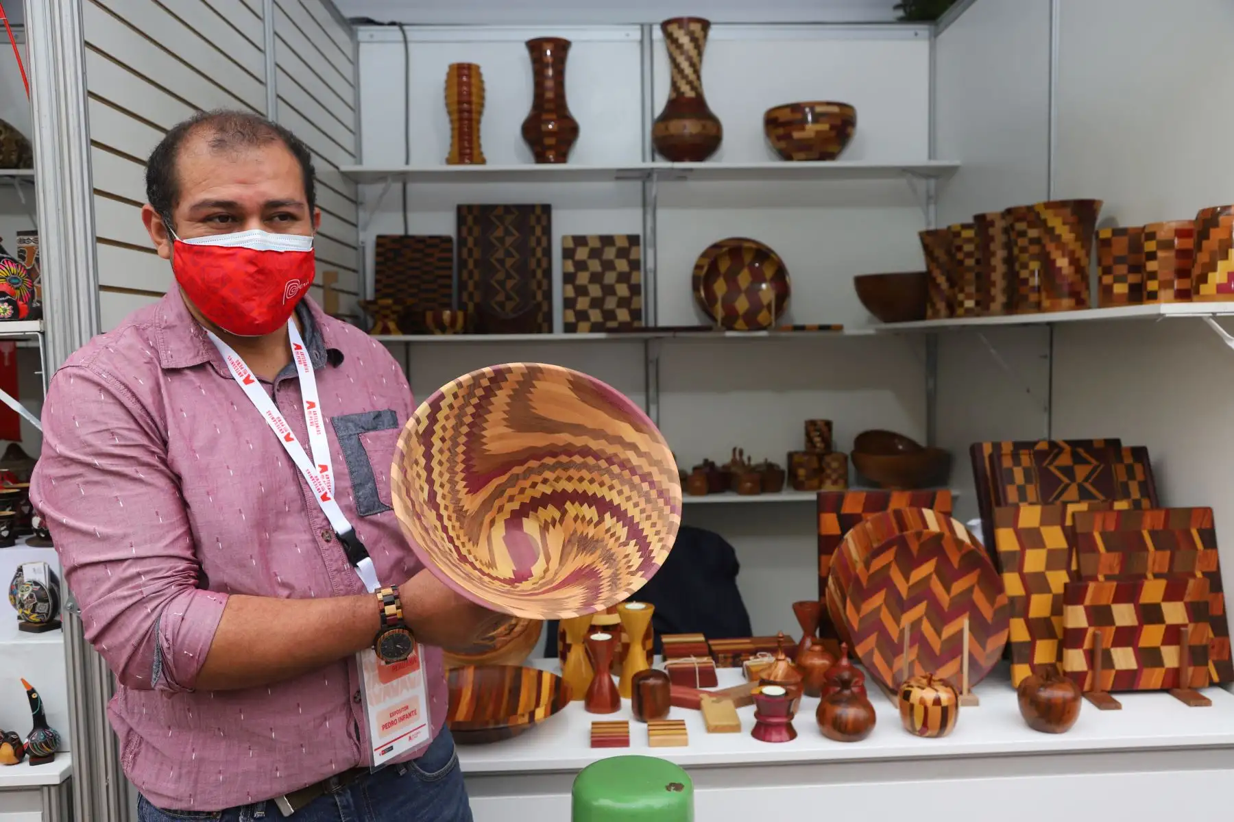 Ministerio de Comercio Exterior y Turismo, lanza convocatoria para el Premio Nacional a la Mujer Artesana 2023. Foto: Mincetur
