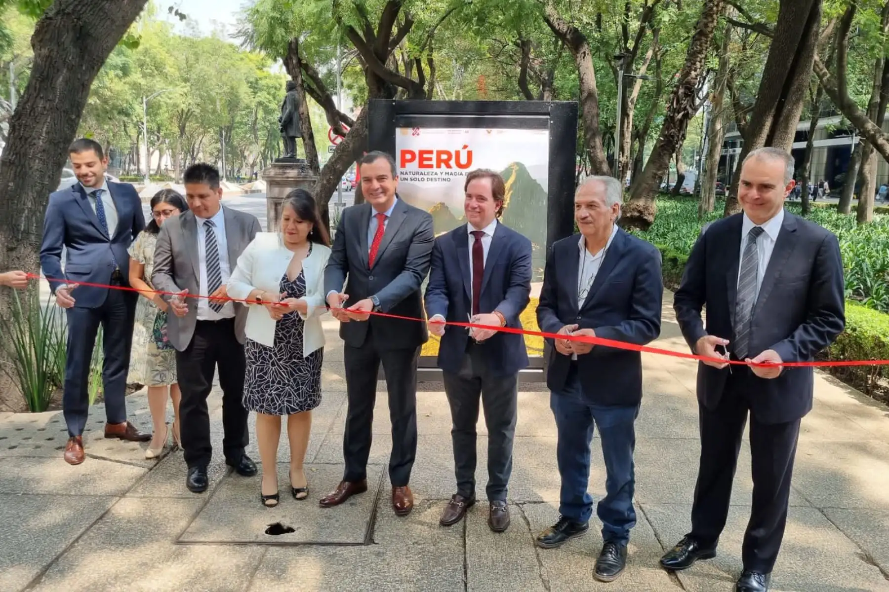 Perú comparte sus paisajes en el paseo de las culturas amigas con la exposición "Perú"  naturaleza y magia en un solo destino. Foto:ANDINA/ Difusión