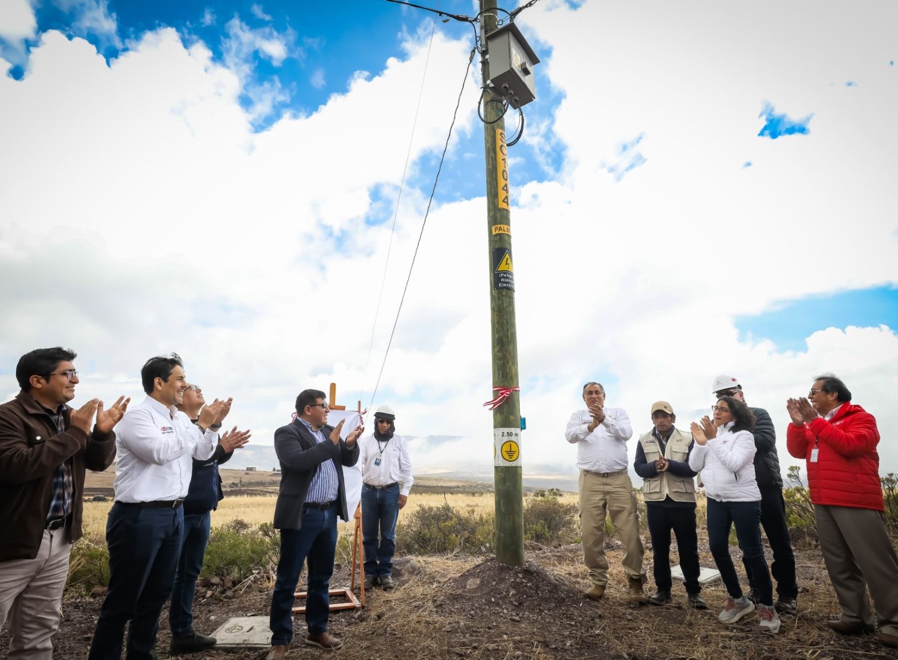 Obra de electrificación rural beneficia a más de 9,500 pobladores de 79 centros poblados de la provincia de Santiago de Chuco, en La Libertad. ANDINA/Difusión