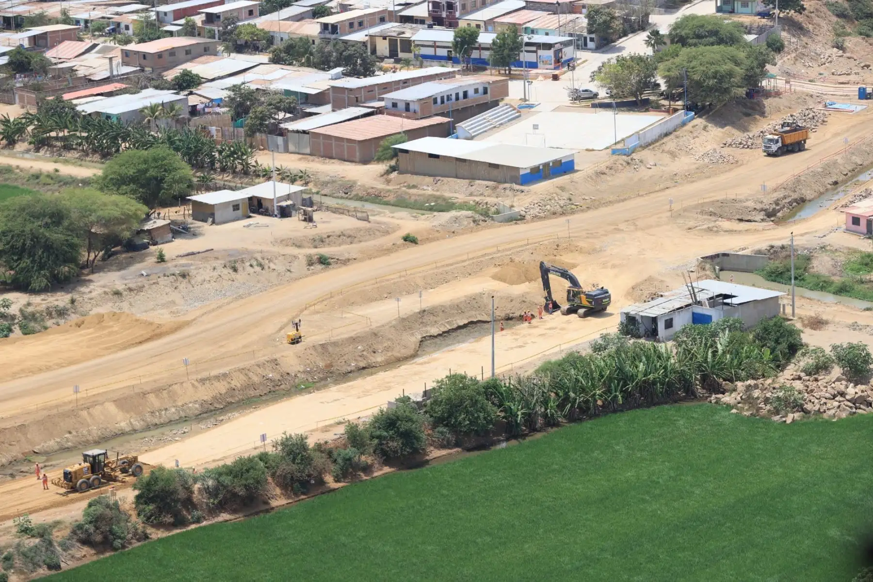 Presidenta Dina Boluarte realiza sobrevuelo de inspección para verificar trabajo de limpieza y descolmatación en río Zarumilla, Tumbes. Foto: ANDINA/ Prensa Presidencia