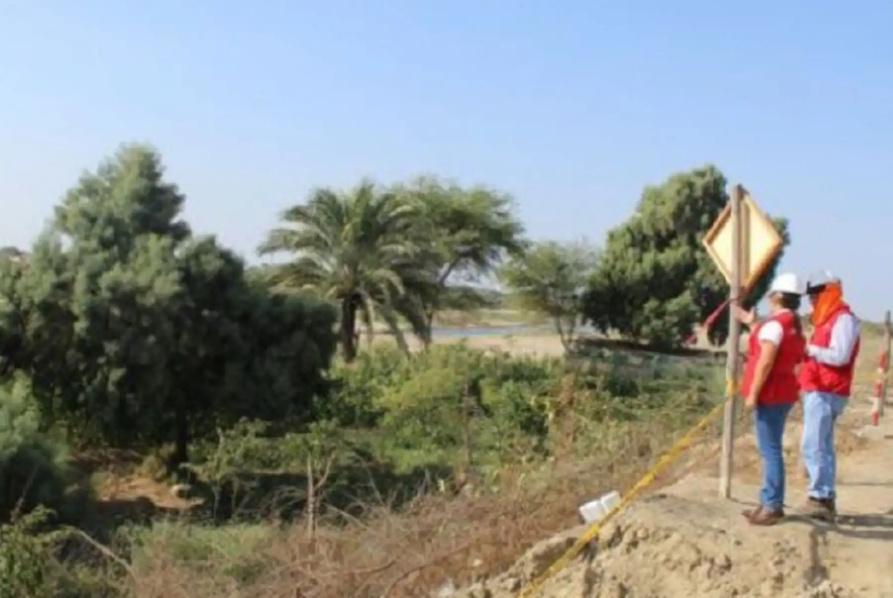 La Contraloría General de la República alertó al Proyecto Especial Chira Piura (PECHP) que no está adoptando acciones para contar con la disponibilidad física del terreno, lo que impide la ejecución de la obra de reparación de 
dique del río Piura, en la margen izquierda y derecha, entre los puentes Bolognesi y Grau y cuya inversión supera los 11 millones de soles.