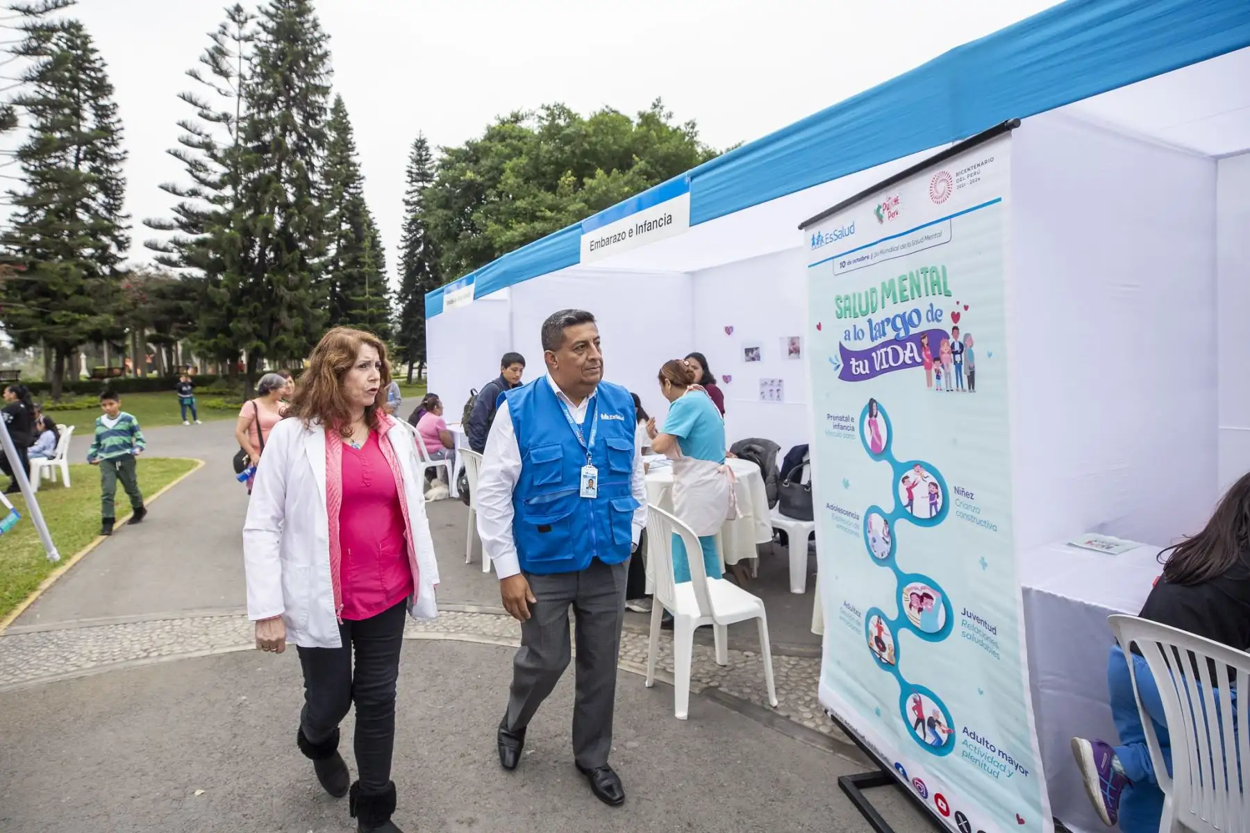 Con motivo del Día Mundial de la Salud Mental, que se celebra el 10 de octubre, el Seguro Social de Salud (EsSalud) realizó una feria con atenciones gratuitas en psicología y medicina complementaria, en el Circuito Mágico del Agua, para personas de todas las edades.
Foto: EsSalud